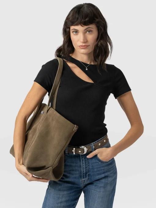 Saint and Sofia Reveal Tee - Black